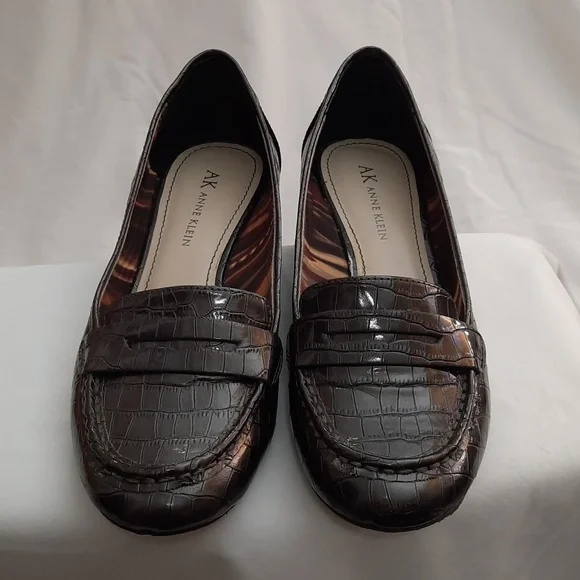 AK Anne Klein Women's Alligator Print Loafers Size 6M - Picture 3 of 11